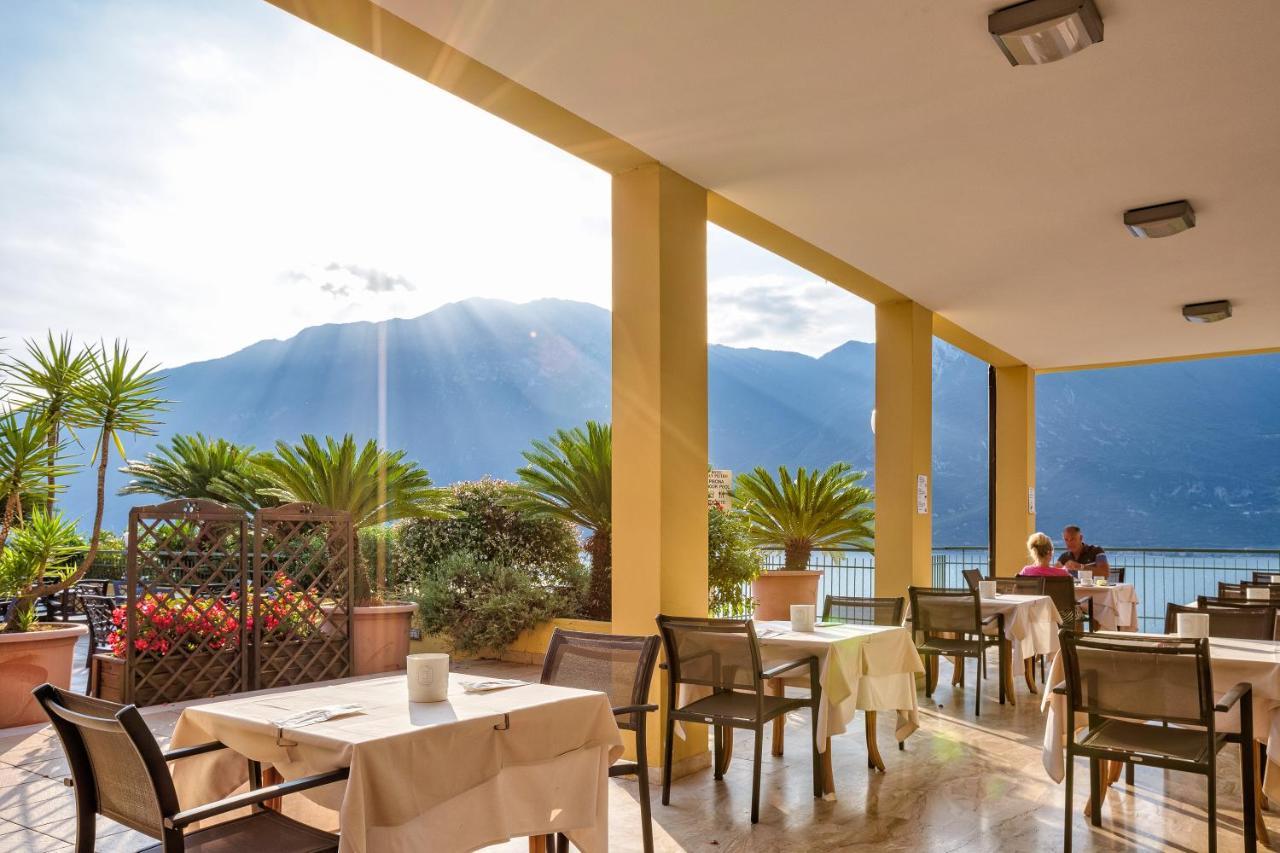 לימונה סול גרדה Hotel San Pietro מראה חיצוני תמונה
