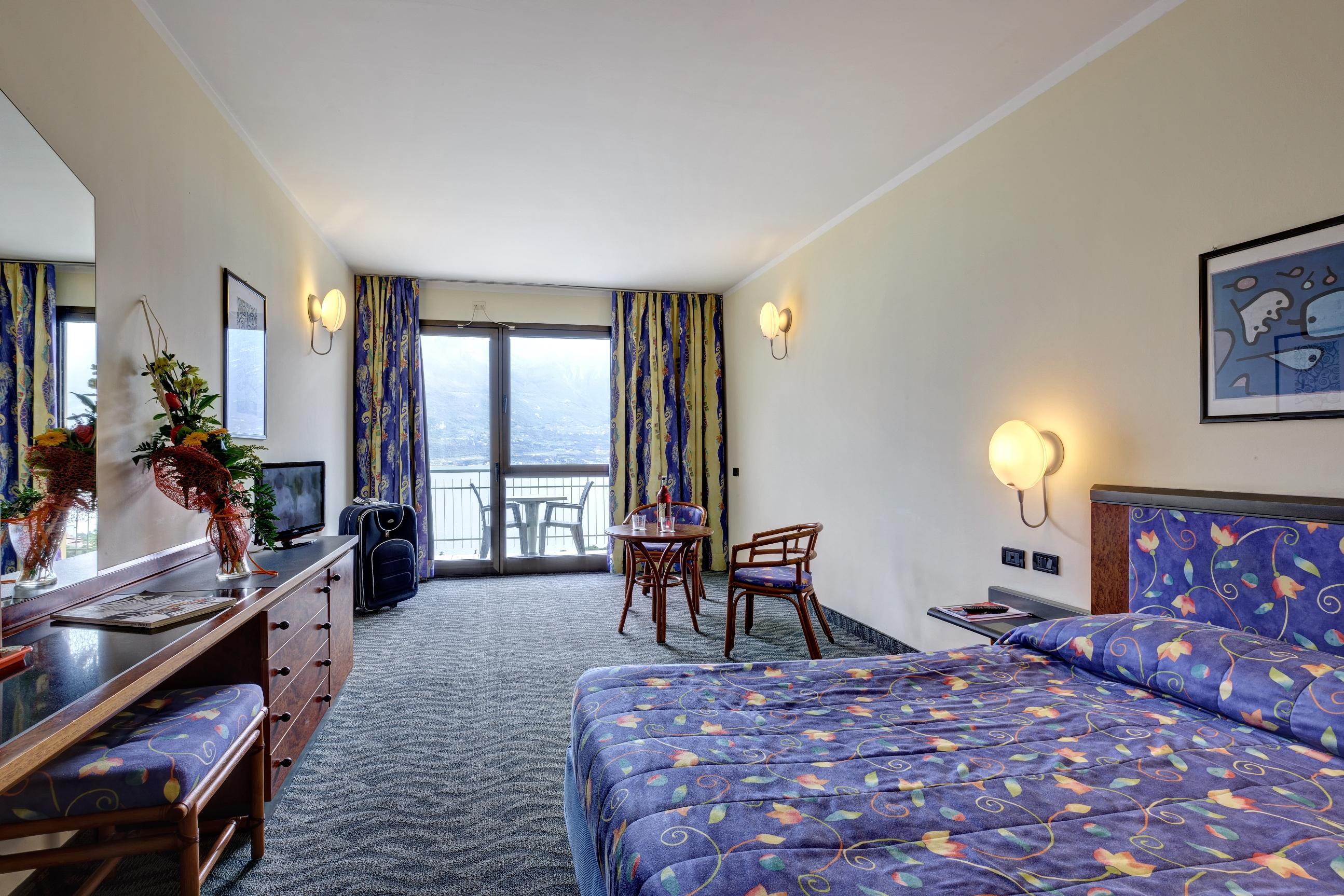 לימונה סול גרדה Hotel San Pietro מראה חיצוני תמונה
