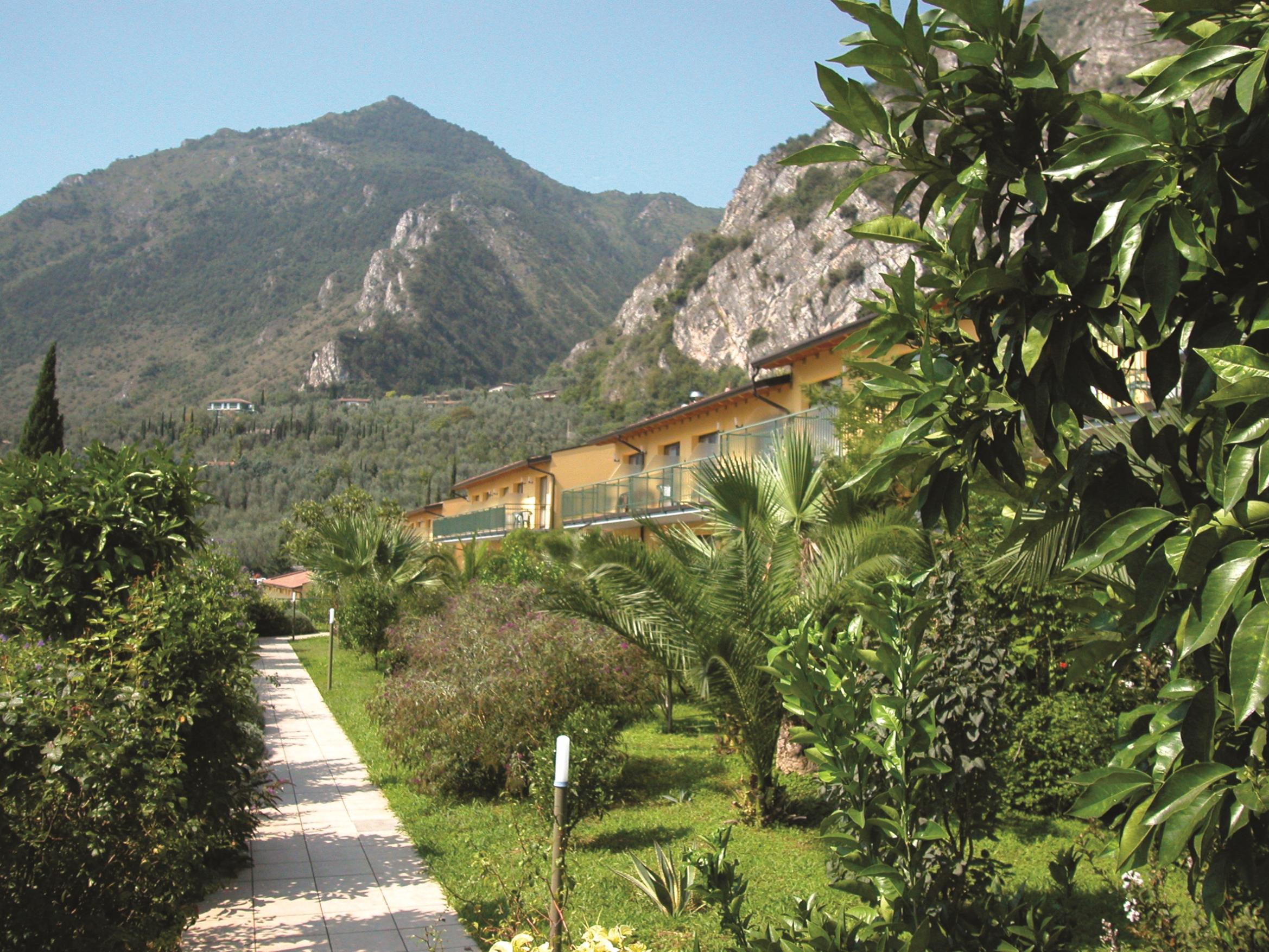 לימונה סול גרדה Hotel San Pietro מראה חיצוני תמונה