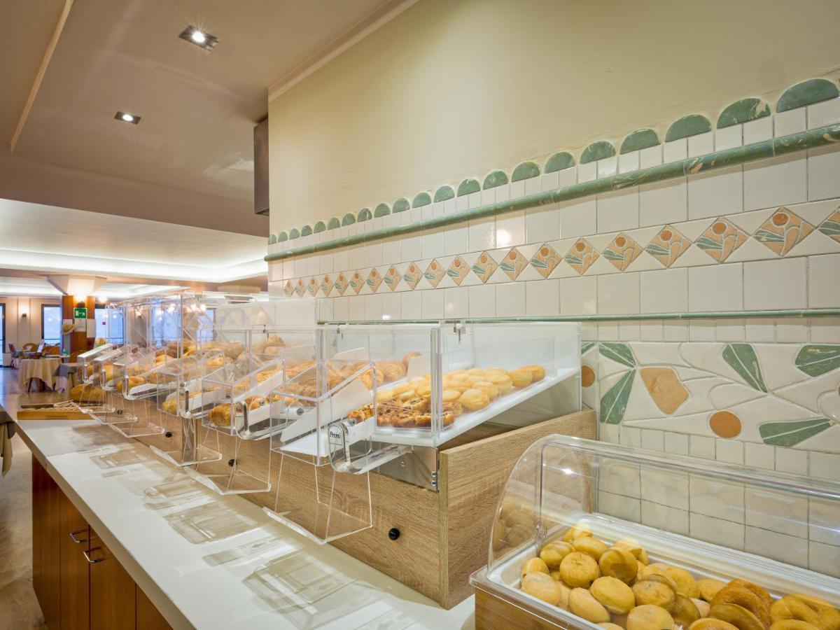 לימונה סול גרדה Hotel San Pietro מראה חיצוני תמונה