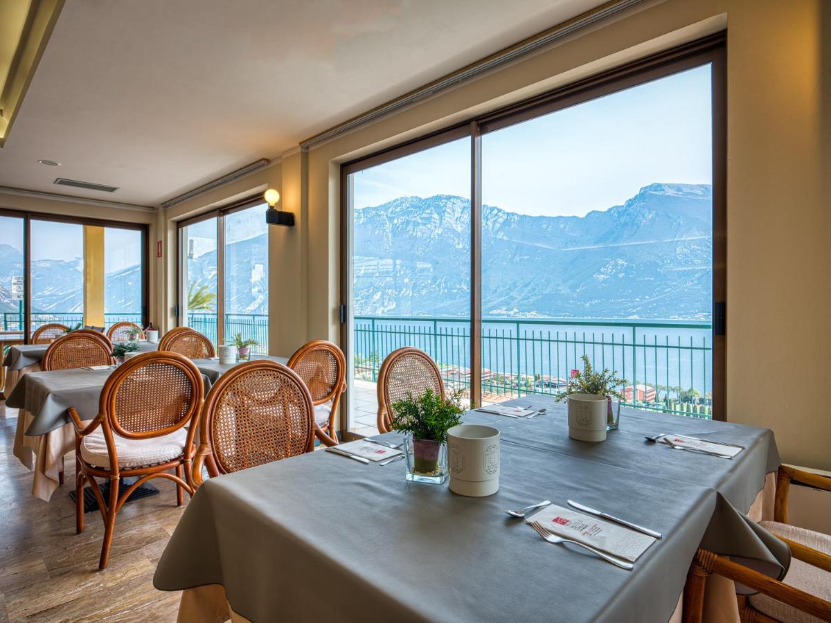 לימונה סול גרדה Hotel San Pietro מראה חיצוני תמונה